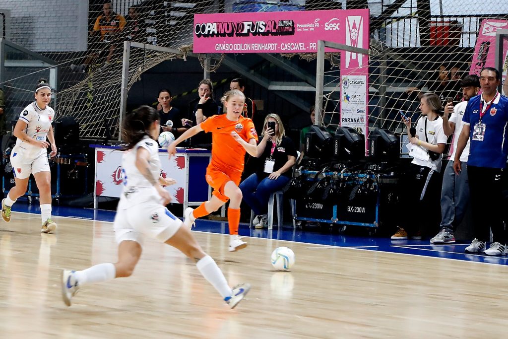 Começa em Cascavel a maior competição mundial de equipes do futsal feminino Começa em Cascavel a maior competição mundial de equipes do futsal feminino