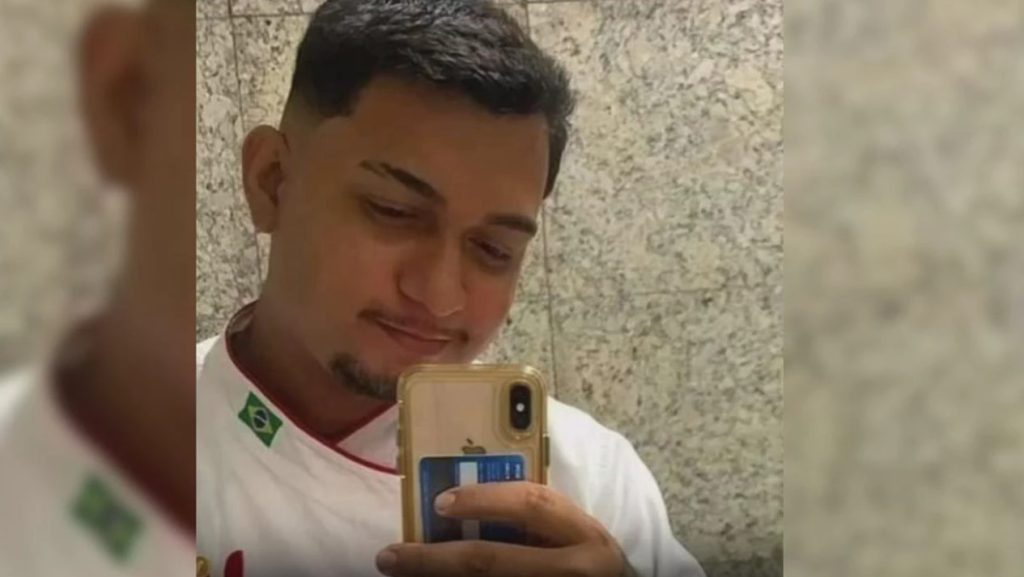 Estudante de gastronomia é morto a tiros perto de centro universitário Estudante de gastronomia é morto a tiros perto de centro universitário