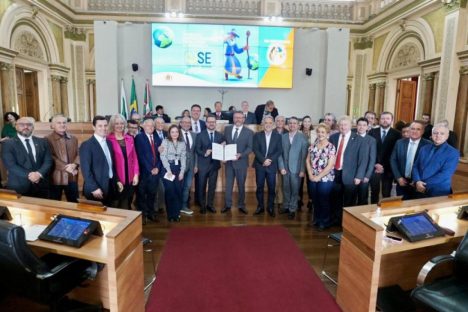 Sanepar assina convênio com Câmara de Curitiba no Programa Use o Bom Senso