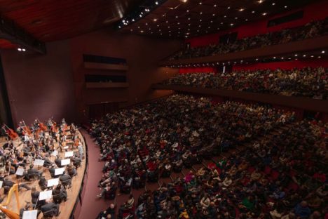 Orquestra Sinfônica do Paraná recebe maestro venezuelano Christian Vásquez