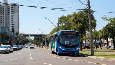 Imagem referente a Polêmica: motorista de ônibus em Cascavel deixa criança para trás e gera indignação entre passageiros