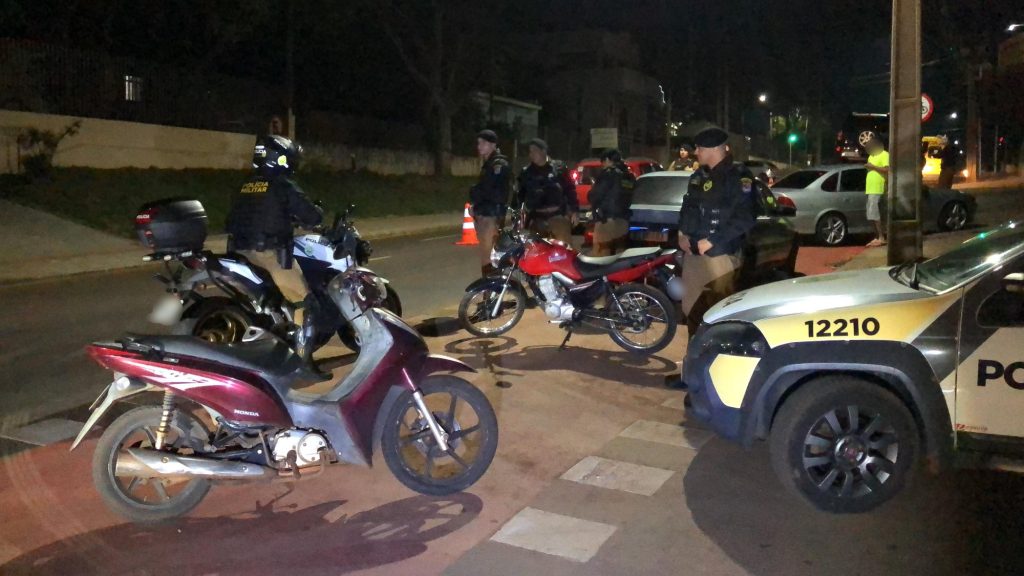 Conscientização ao volante: Blitz de Trânsito em Cascavel averigua irregularidades e orienta motoristas