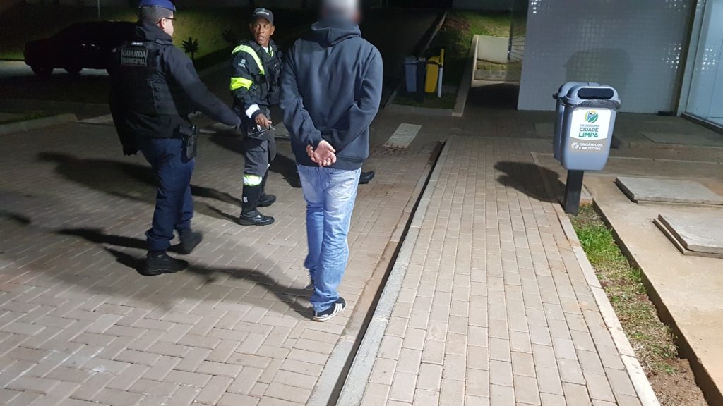 Homem é detido no Parque Verde por dirigir após consumir álcool