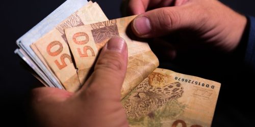 Imagem referente a Receita restitui R$ 8,5 bilhões a 5,75 milhões de contribuintes hoje