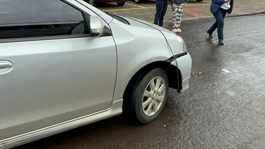 Acidente envolvendo três veículos é registrado na Rua Marechal Cândido Rondon