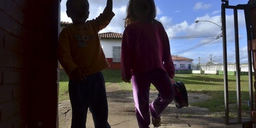 Imagem referente a Leis de proteção às crianças enfrentam cultura de violência no país