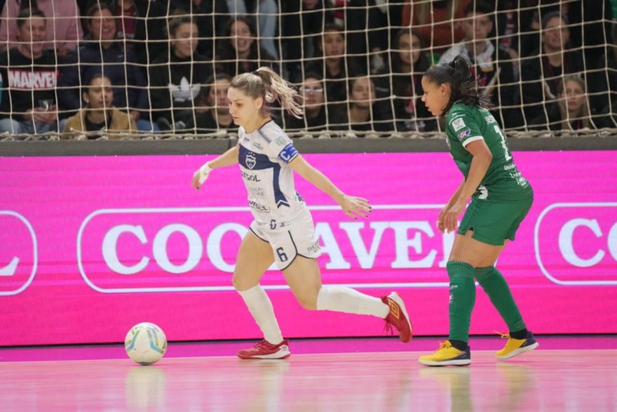 Stein Cascavel vence a Female e está na final da Copa Mundo do Futsal