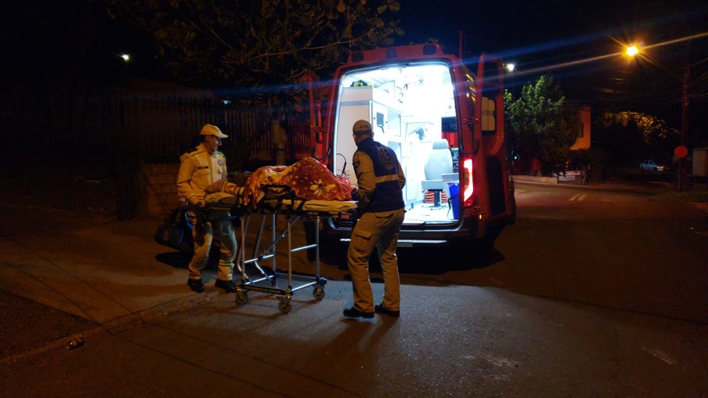 Idosa é socorrida com suspeita de fratura após queda em residência no São Cristóvão