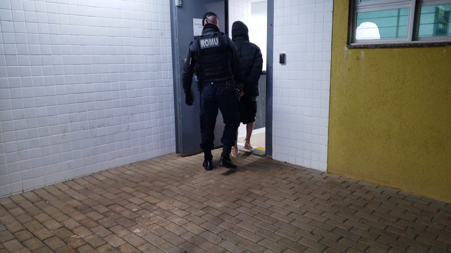 Menor é apreendido com pedras de crack e cocaína no Terminal Oeste