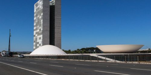 Imagem referente a Discursos pró-armas dominam debate sobre questão no Congresso Nacional