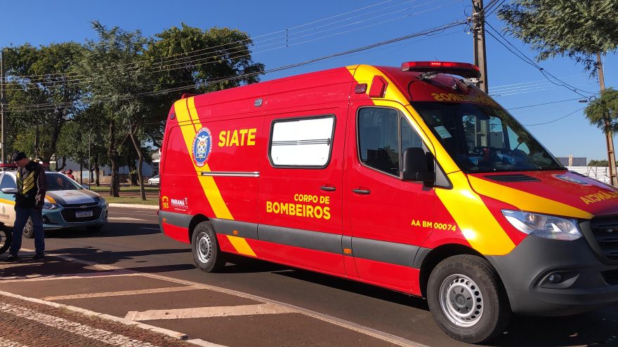 Motociclista fica ferido em colisão lateral na Avenida Brasil