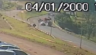 Imagem referente a Imprudência ao volante: Câmera de segurança revela causa de tragédia na BR-277