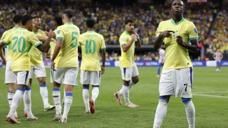 Copa América: Brasil encara Colômbia de olho na liderança do Grupo D