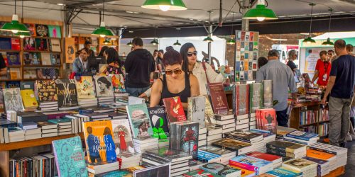 Imagem referente a Com programação gratuita e ao ar livre, Feira do Livro agita SP