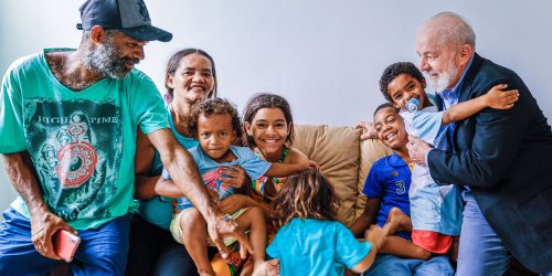 Imagem referente a Famílias recebem indenizações por “prédios-caixão” em Pernambuco