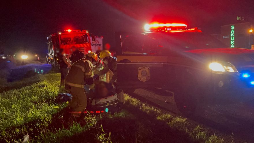 Acidente na BR-369: Motorista de I30 é socorrido após colisão com caminhão