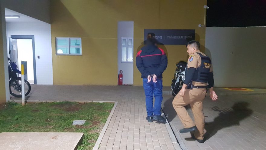 Homem é detido pela PM em posse de drogas na Avenida Tito Muffato