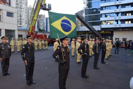 Imagem referente a Apoio do CBMPR a outros estados é destaque no Dia do Bombeiro