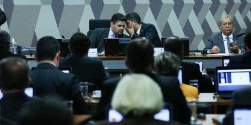 Imagem referente a CCJ do Senado adia votação da PEC que altera regime jurídico do BC