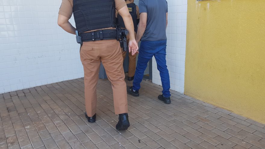 Homem é preso após ameaçar ex-companheira no Coqueiral