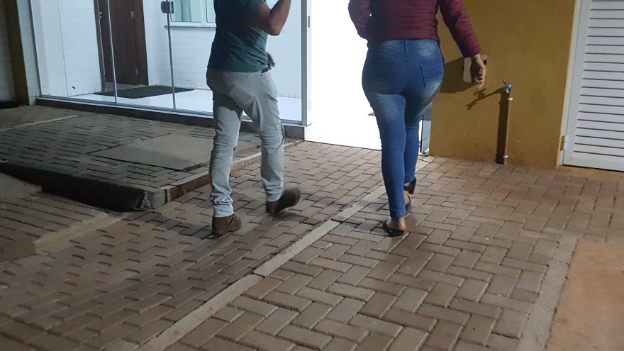 Com tornozeleira eletrônica, jovem tem a liberdade revogada e é encaminhada para carceragem