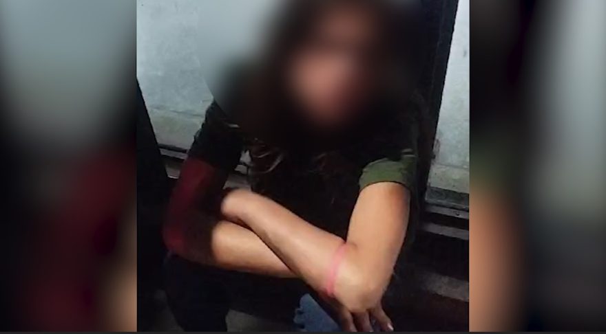 “Quando acordei estava com as calças abaixadas e ele passando a mão em mim”, afirma vítima de assédio