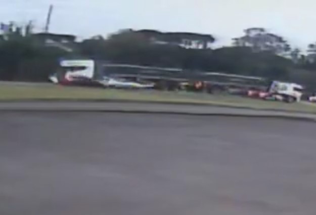 Vídeo mostra momento da colisão entre Toyota Vitz e Hyundai i30 na BR-277, em Cascavel