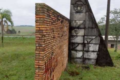 Restauração de monumento rodoviário de Poty Lazzarotto é homologada pelo DER/PR Imagem referente a Restauração de monumento rodoviário de Poty Lazzarotto é homologada pelo DER/PR