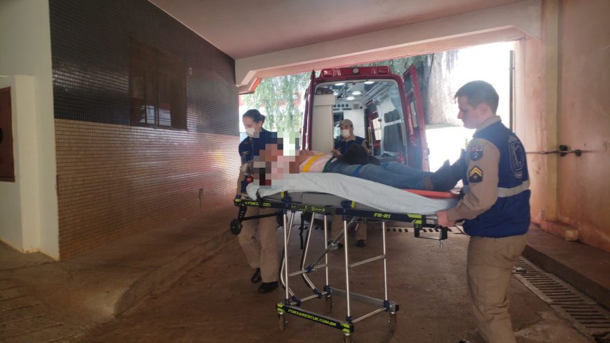 Idoso é socorrido pelo Siate após sofrer queda no Terminal Oeste