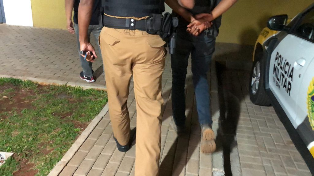 Homem que capotou Gol carregado com maconha na rodovia BR-163 é encaminhado à Delegacia Cidadã