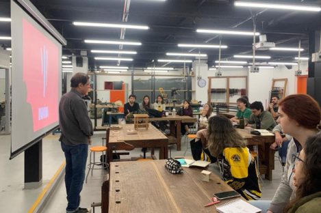 Museu Paranaense promove oficina e conversas sobre corpo, música e arquitetura