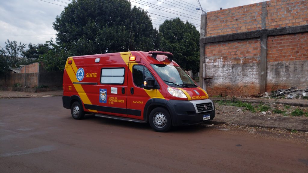 Casal fica ferido em acidente doméstico no Universitário