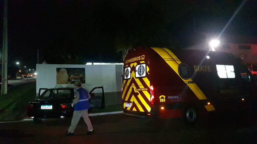 Fujão! Condutor foge duas vezes do acidente após colidir contra muro na rua Jacarezinho