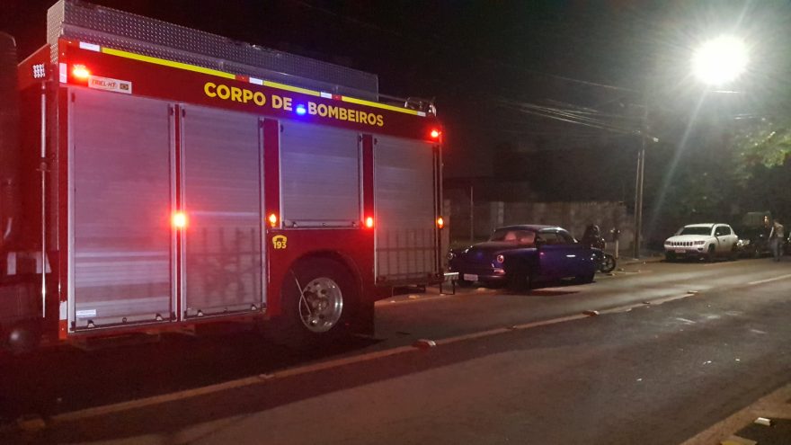 Princípio de incêndio em veículo mobiliza Corpo de Bombeiros no Centro