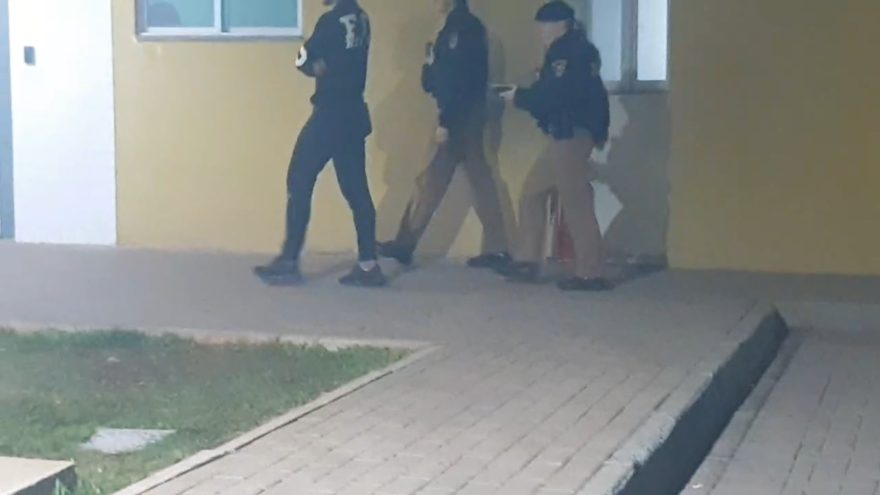 Namorados brigam em residência e PM é acionada para conter confusão