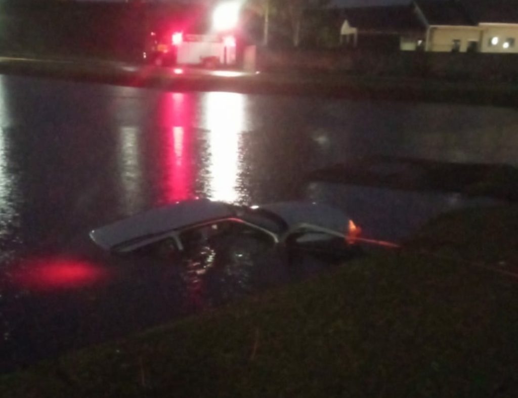 Homem morre após carro cair em lago em Francisco Beltrão