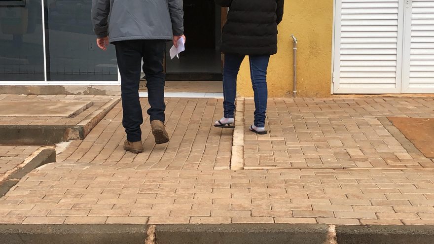 Jovem é presa por tráfico de drogas no Bairro Brasília