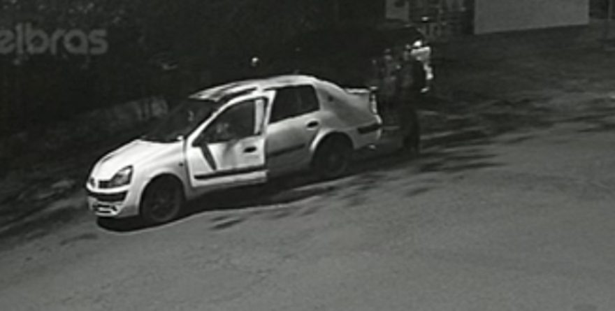 Câmera registra furto de Renault Clio no Esmeralda