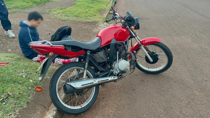 Motociclista fica ferido em acidente na Avenida Cardeal