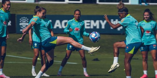 Imagem referente a Futebol: seleção feminina entra em reta final de preparação para Paris