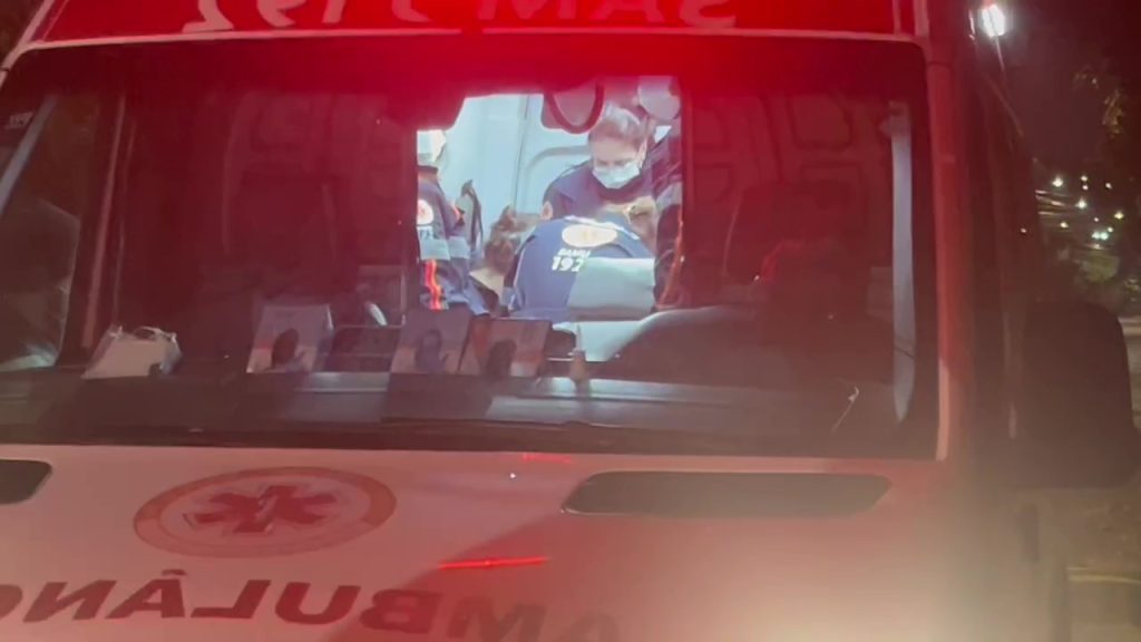 Homem precisa de atendimento médico durante forte crise convulsiva