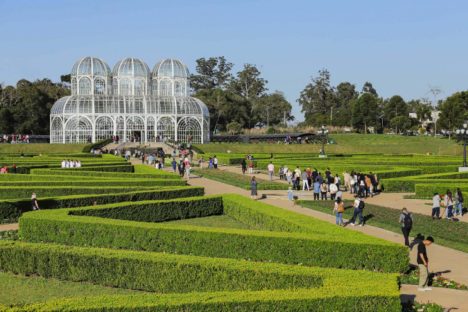 Imagem referente a Serviços: Paraná tem 2º maior crescimento do País em 12 meses; turismo é destaque