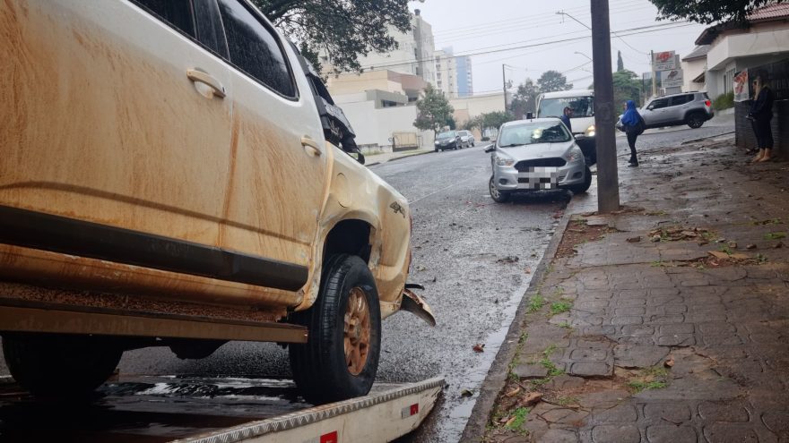 Ford Ka, Duster e S-10 se envolvem em acidente no Centro