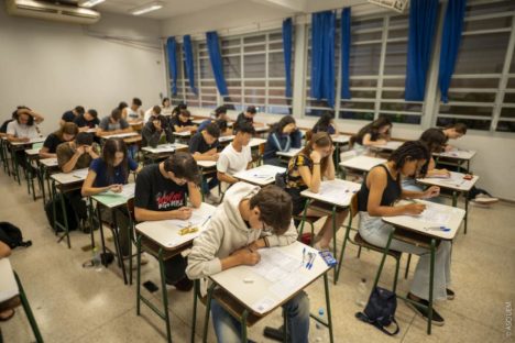 Universidade Estadual de Maringá aplica provas para 11 mil candidatos no domingo