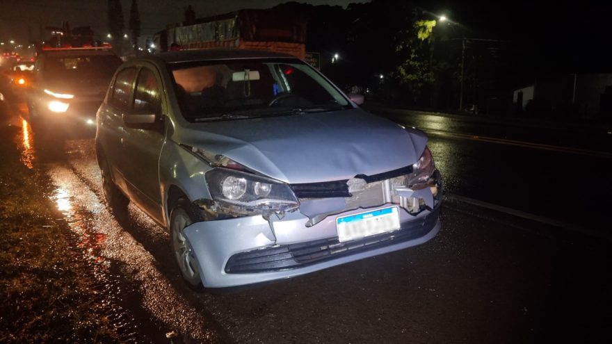 Saveiro e Gol se envolvem em colisão na rodovia BR-277