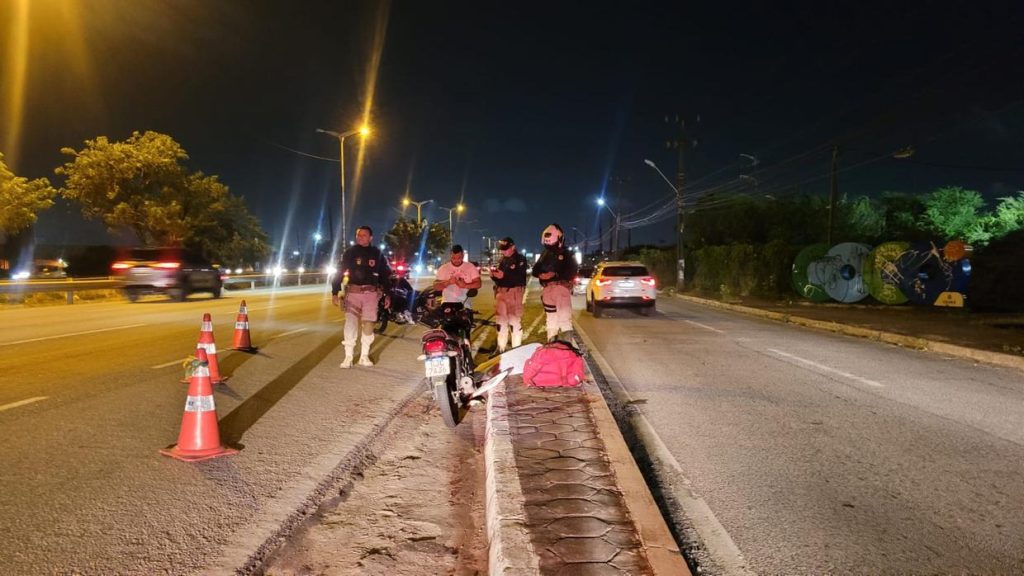 Motociclista morre após ser atingido no pescoço por linha com cerol