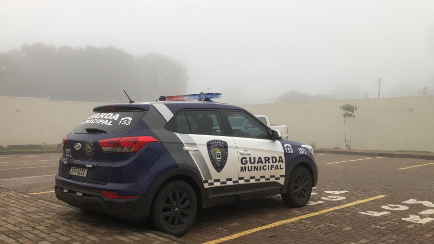 Morador de rua é detido após tentar beijar adolescente em loja no Centro
