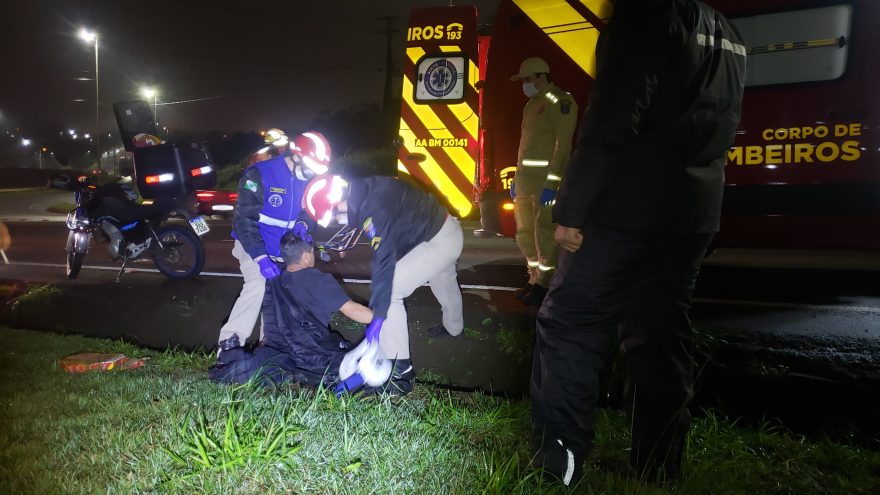 Motociclista fica ferido ao sofrer queda na BR-277, em Cascavel