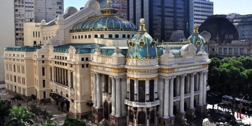 Imagem referente a Theatro Municipal do Rio faz 115 anos e tem programação gratuita