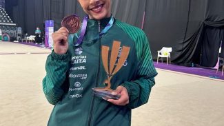 Ginasta Bárbara Domingos fatura bronze em etapa da Copa do Mundo